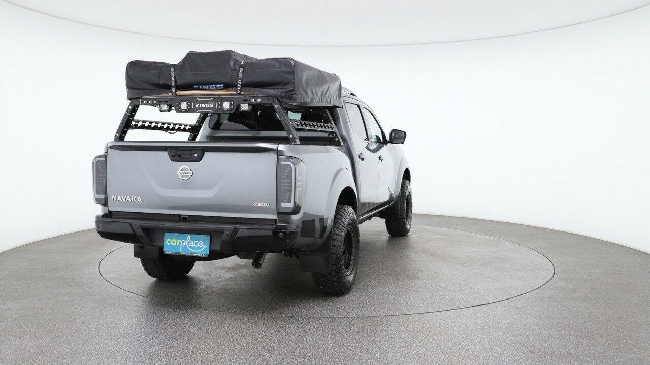 Nissan Navara image 3