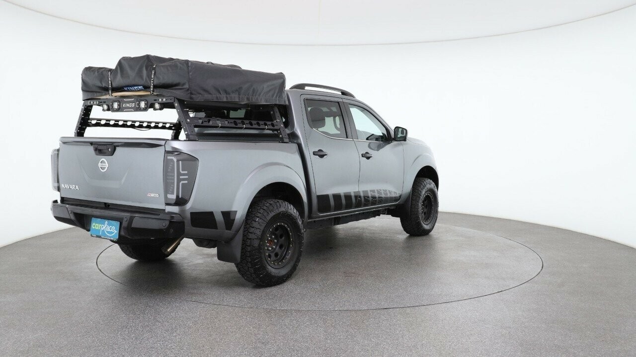 Nissan Navara image 4