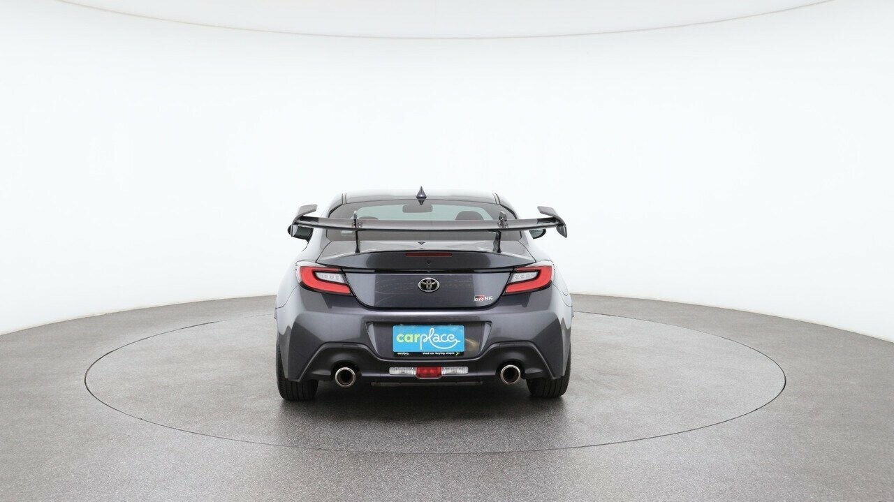 Toyota Gr86 image 2