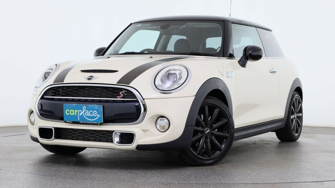 Mini Hatch image 1