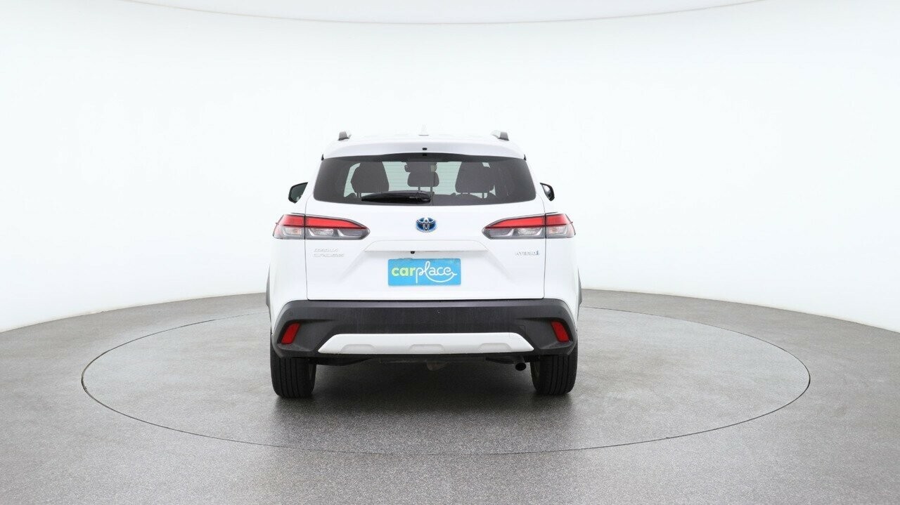 Toyota Corolla Cross image 2