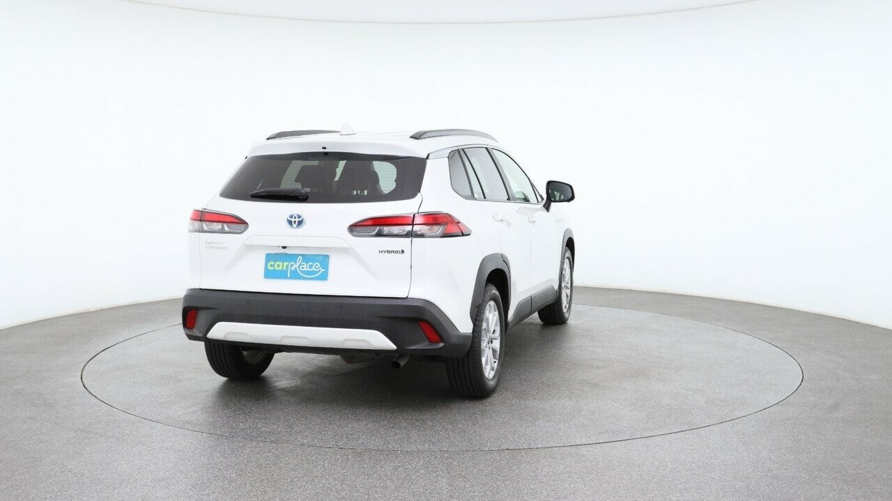 Toyota Corolla Cross image 3