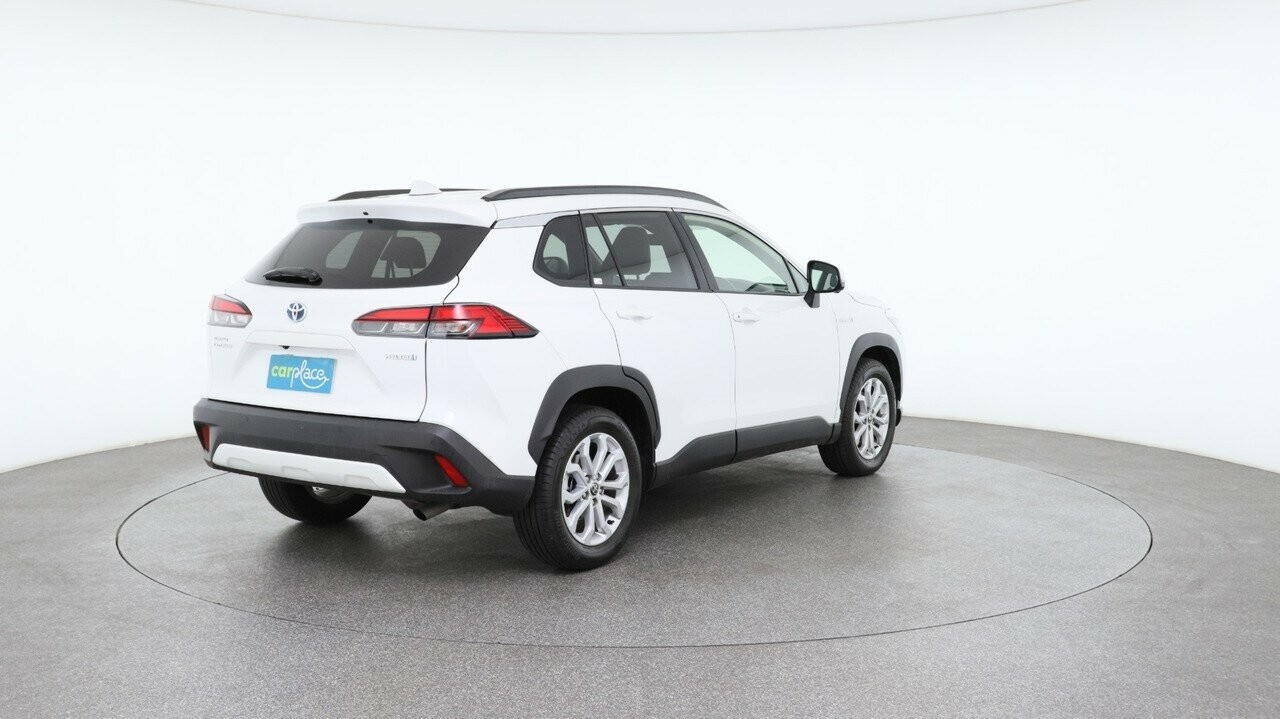 Toyota Corolla Cross image 4