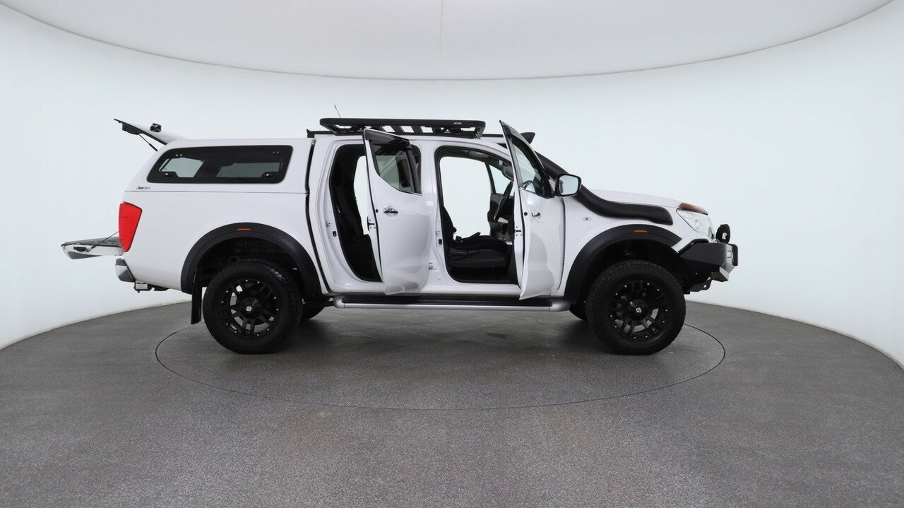 Nissan Navara image 4