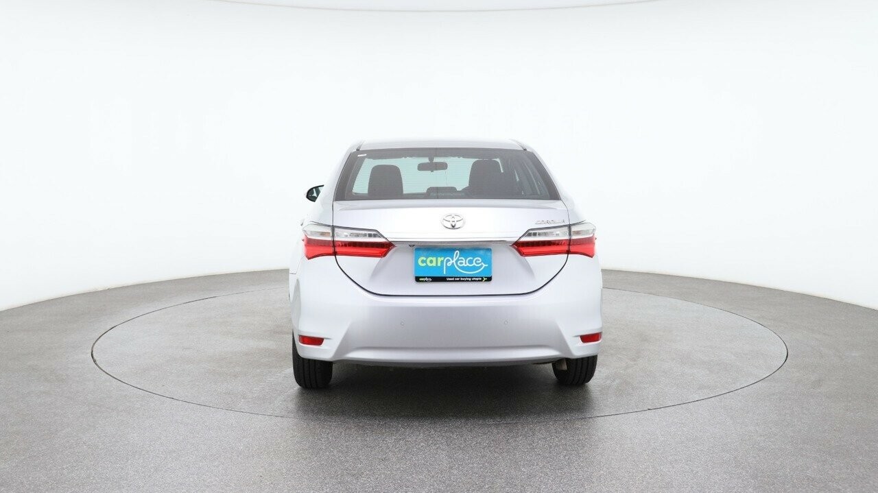 Toyota Corolla image 2