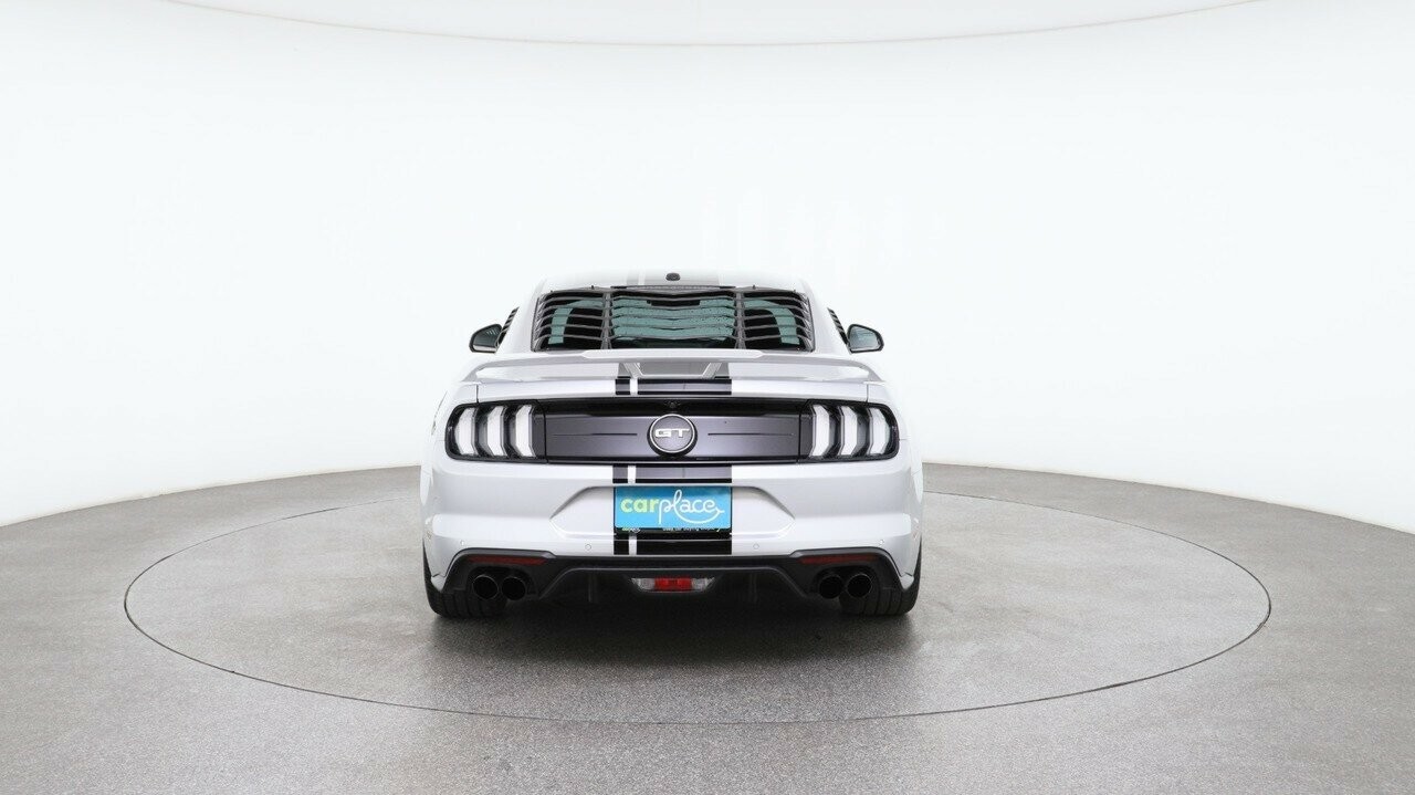 Ford Mustang image 2