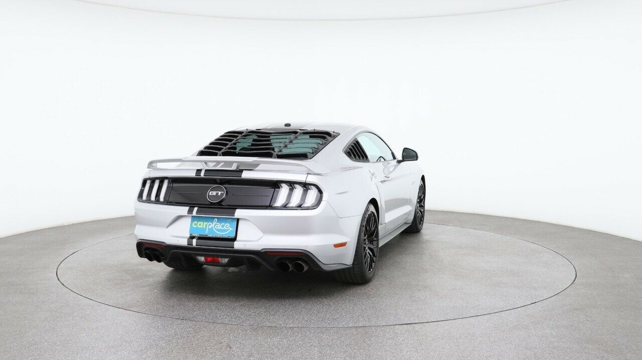 Ford Mustang image 3