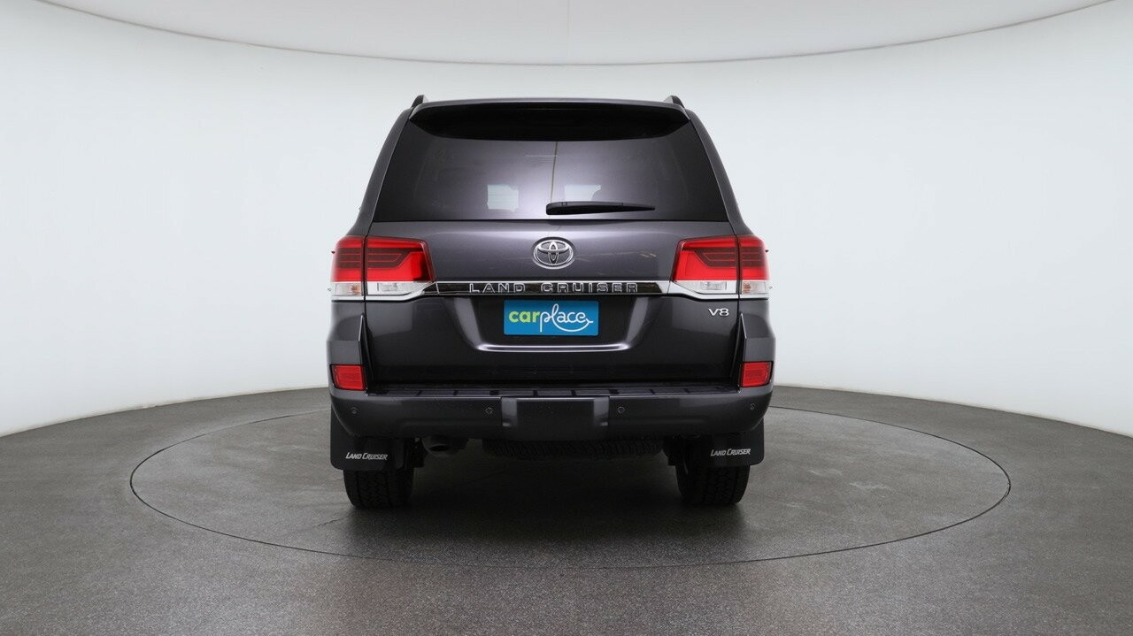 Toyota Landcruiser image 2