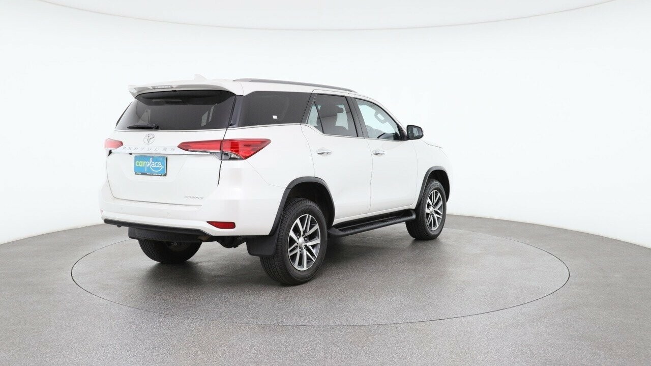 Toyota Fortuner image 4