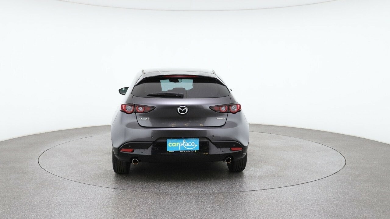 Mazda 3 image 2