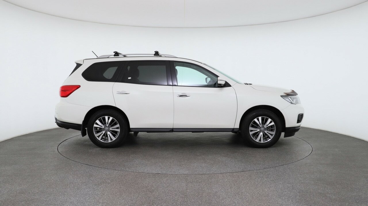 Nissan Pathfinder image 3