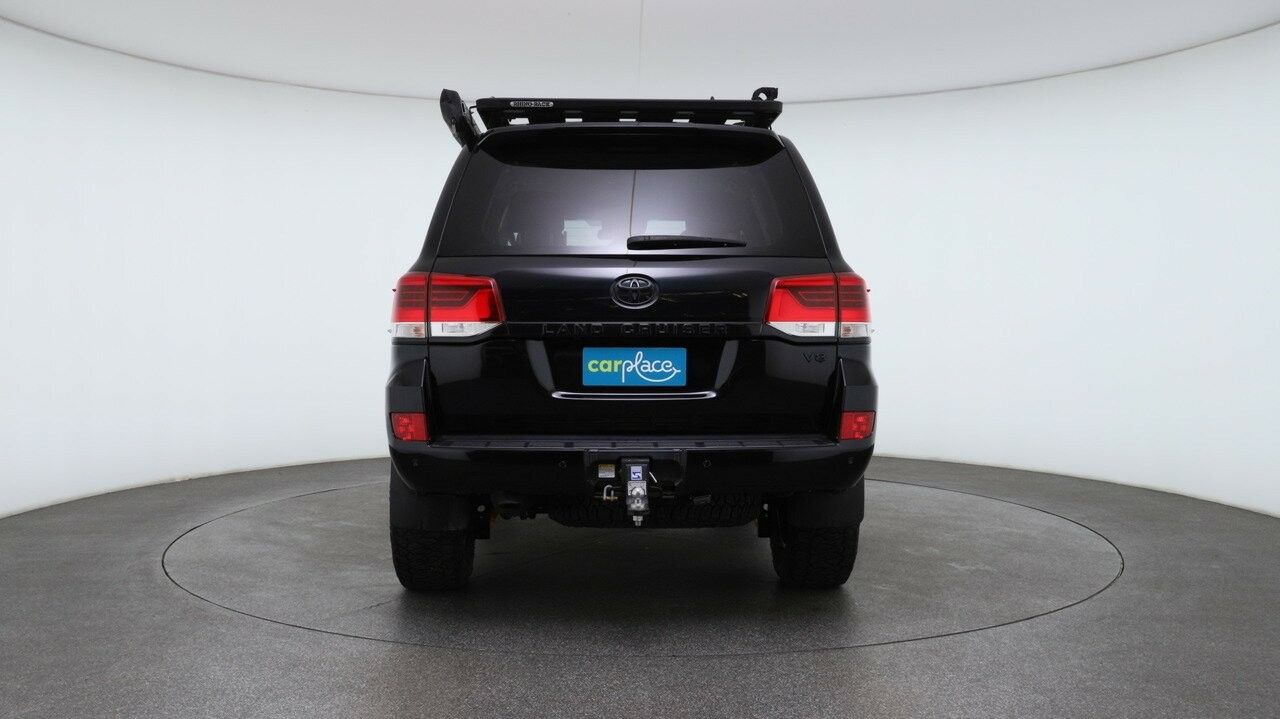 Toyota Landcruiser image 2