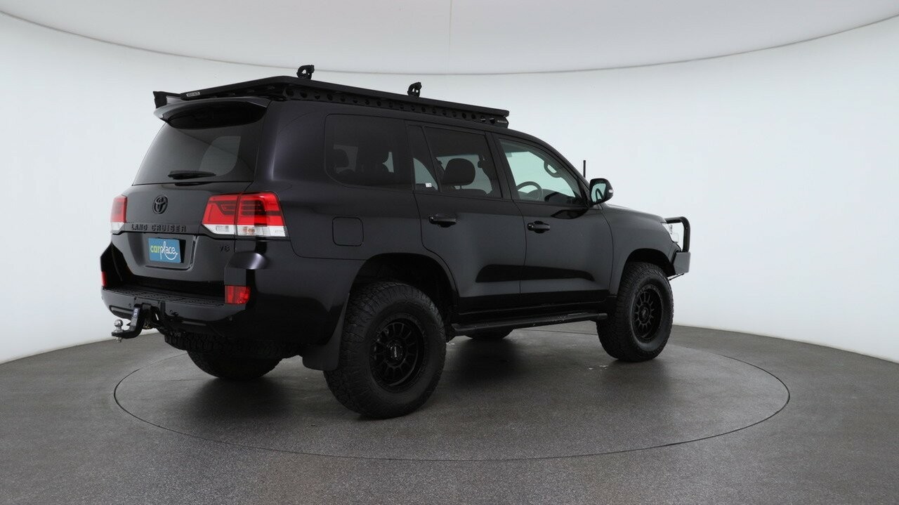 Toyota Landcruiser image 3