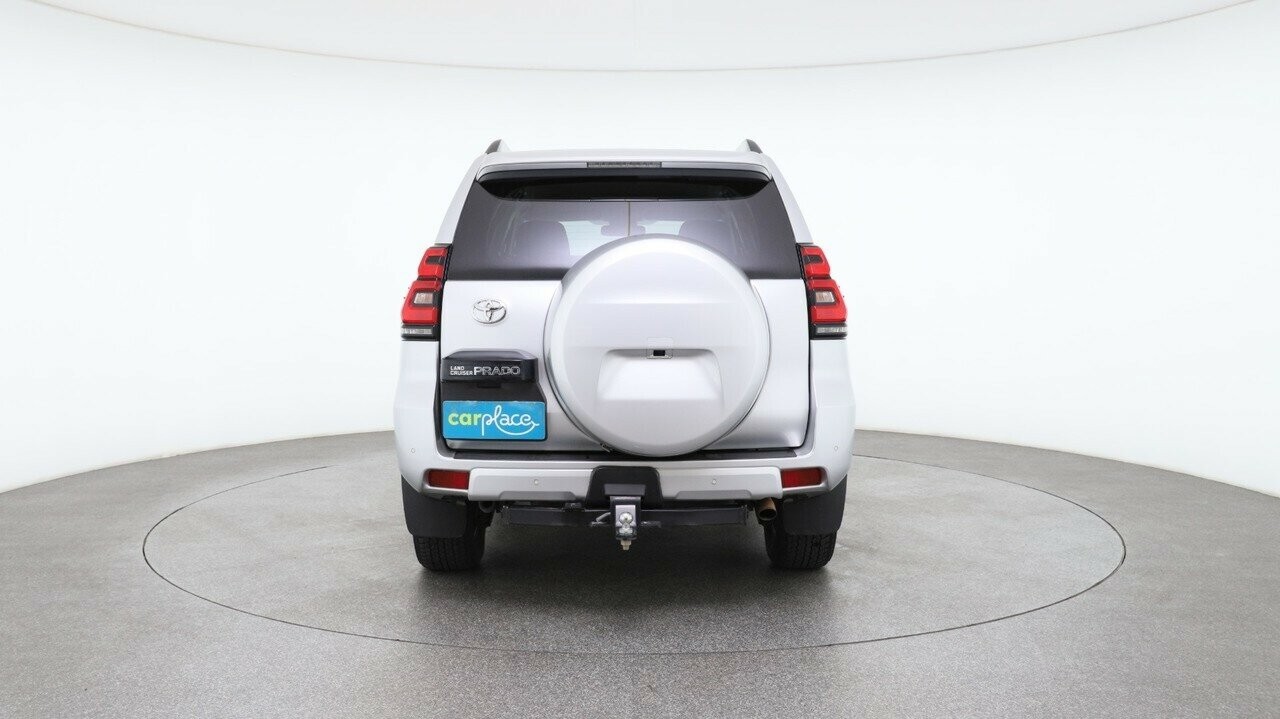Toyota Landcruiser Prado image 2