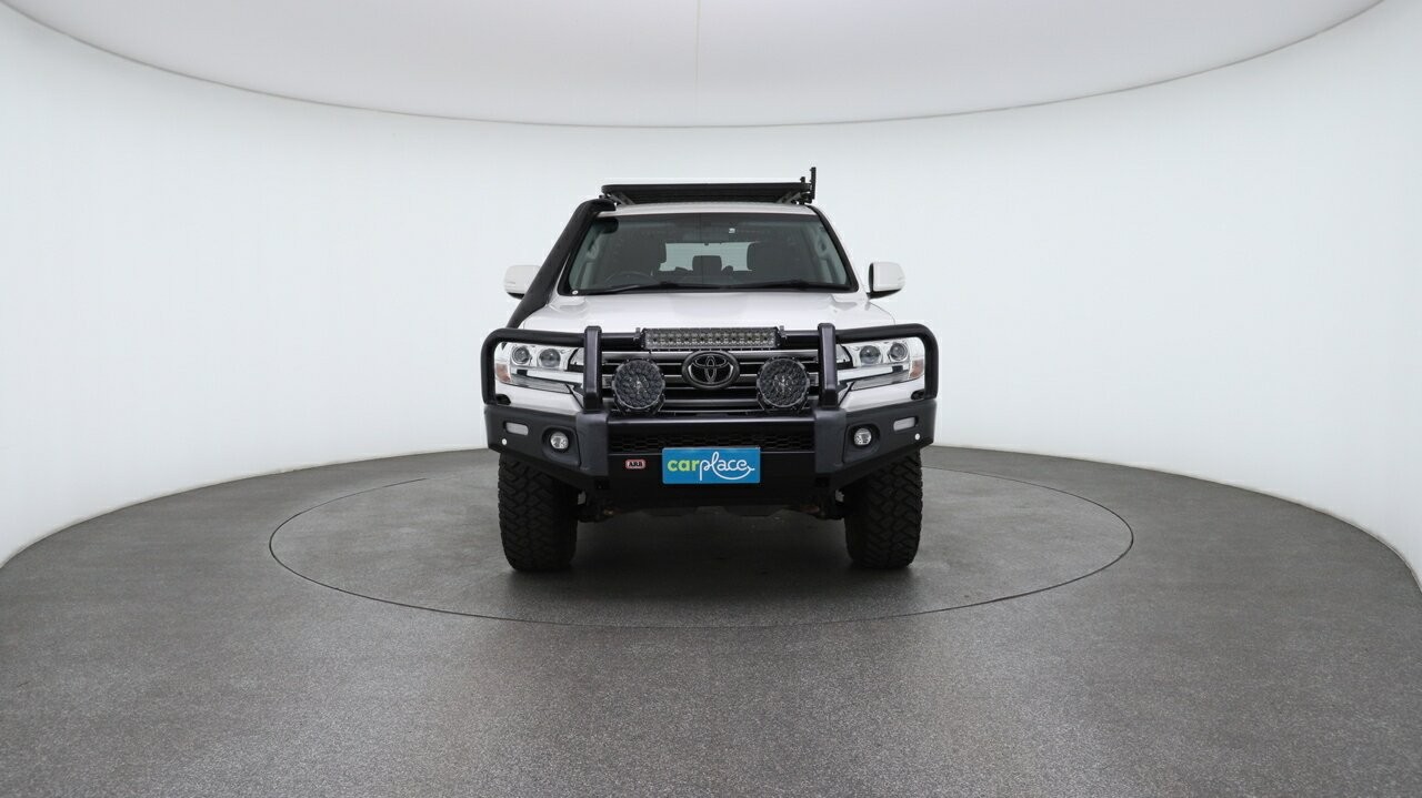 Toyota Landcruiser image 2