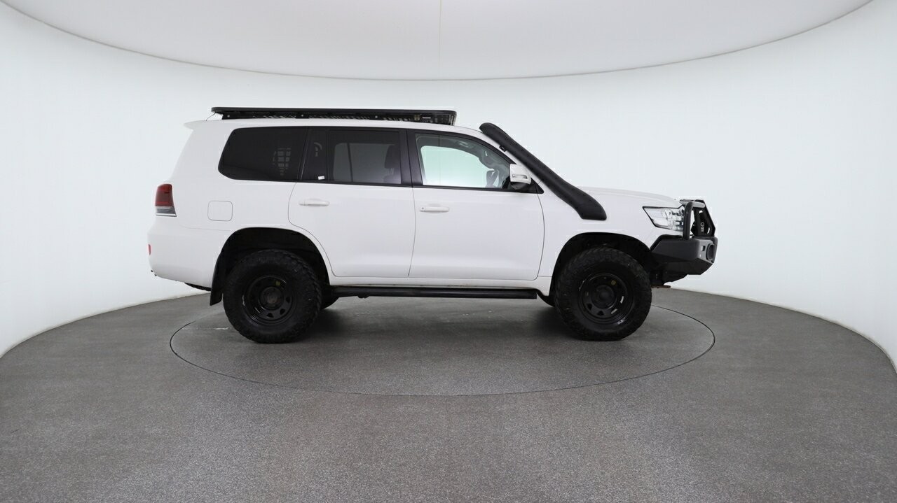 Toyota Landcruiser image 3
