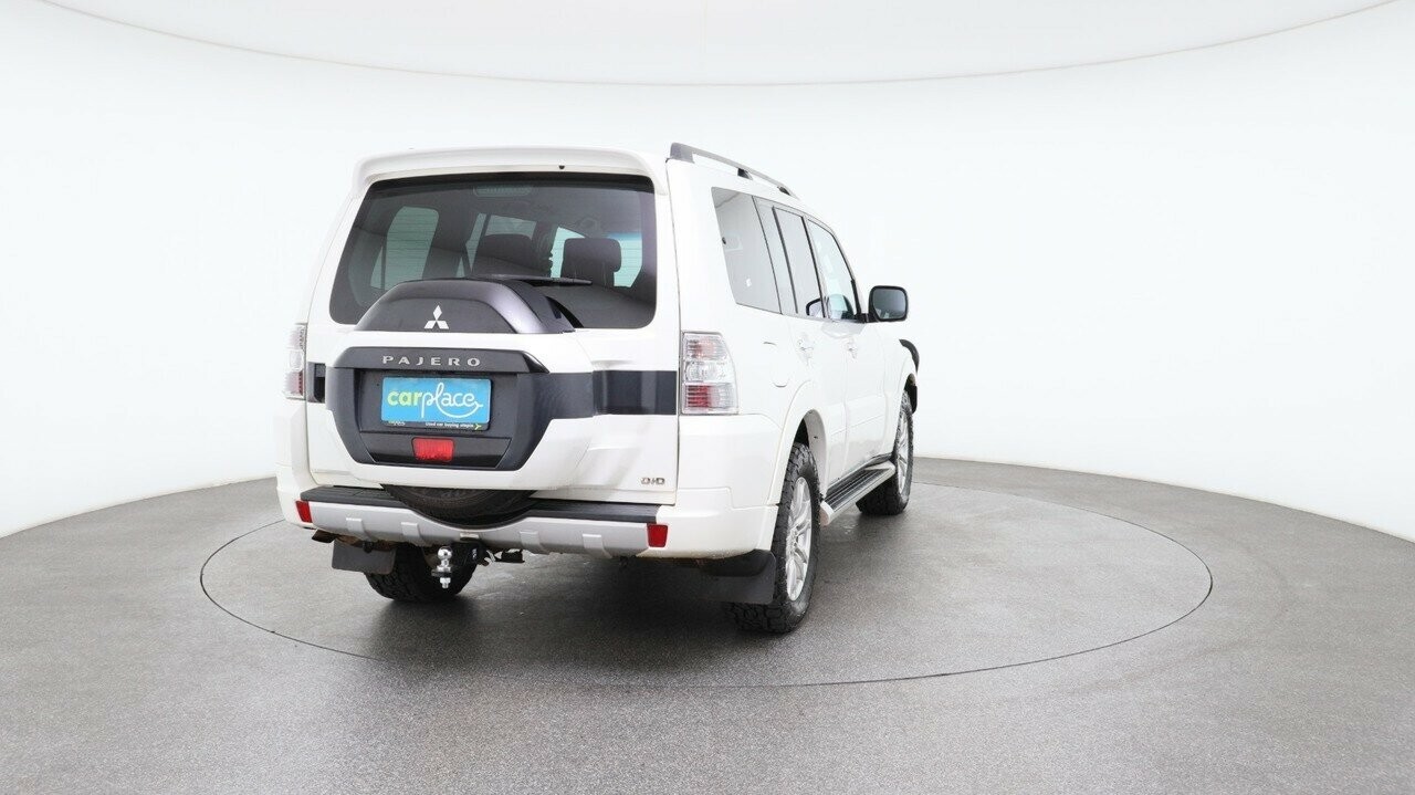 Mitsubishi Pajero image 3