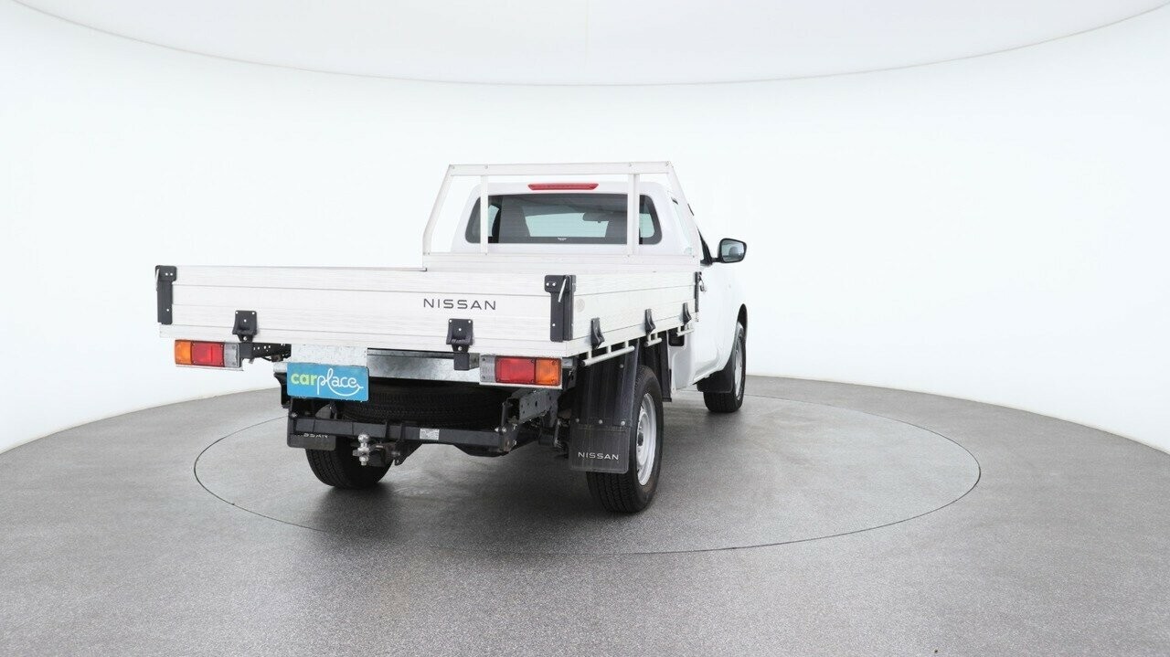 Nissan Navara image 3