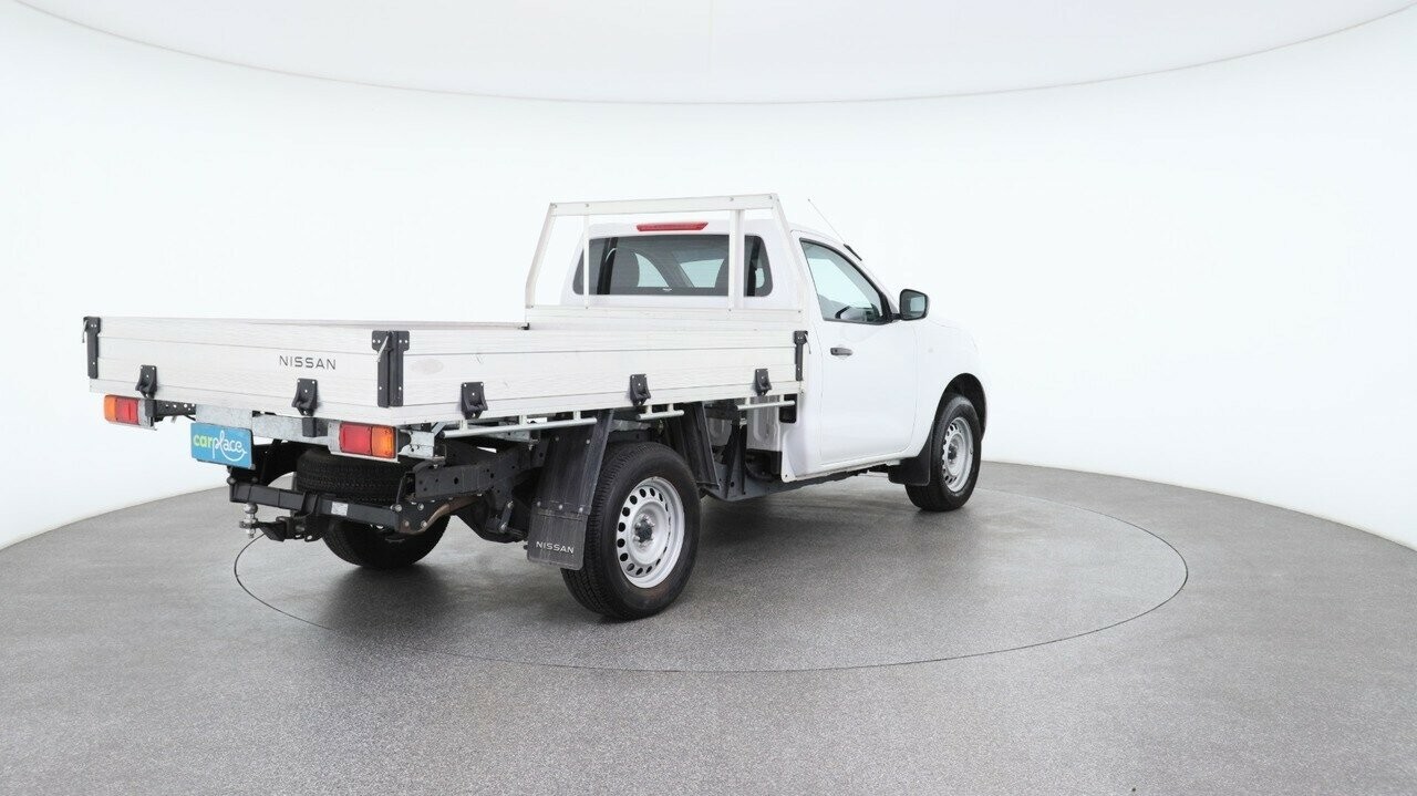 Nissan Navara image 4