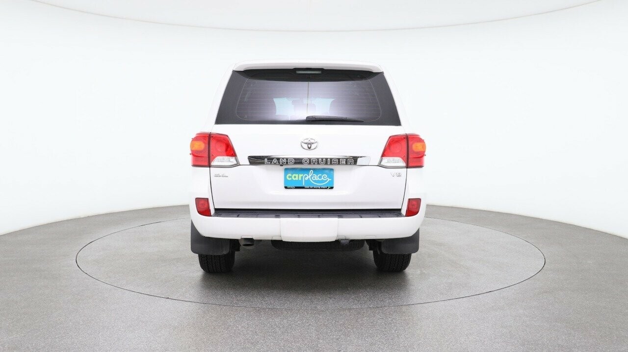 Toyota Landcruiser image 2