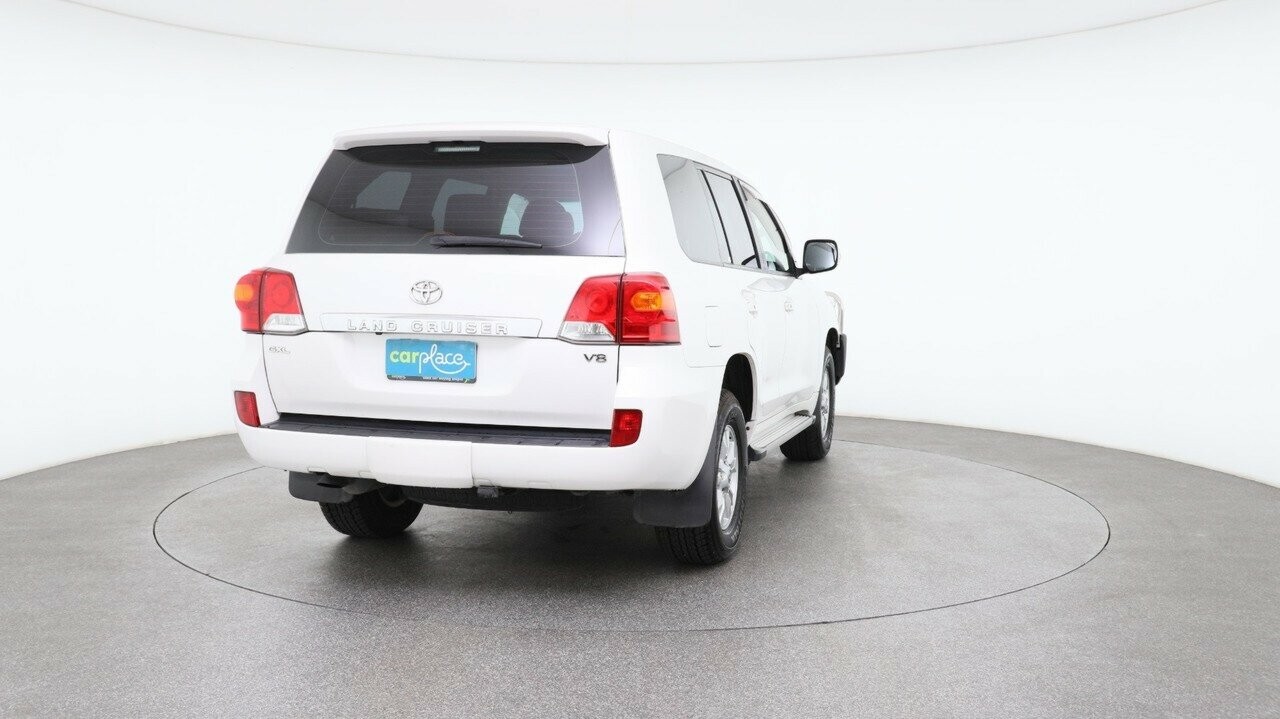 Toyota Landcruiser image 3