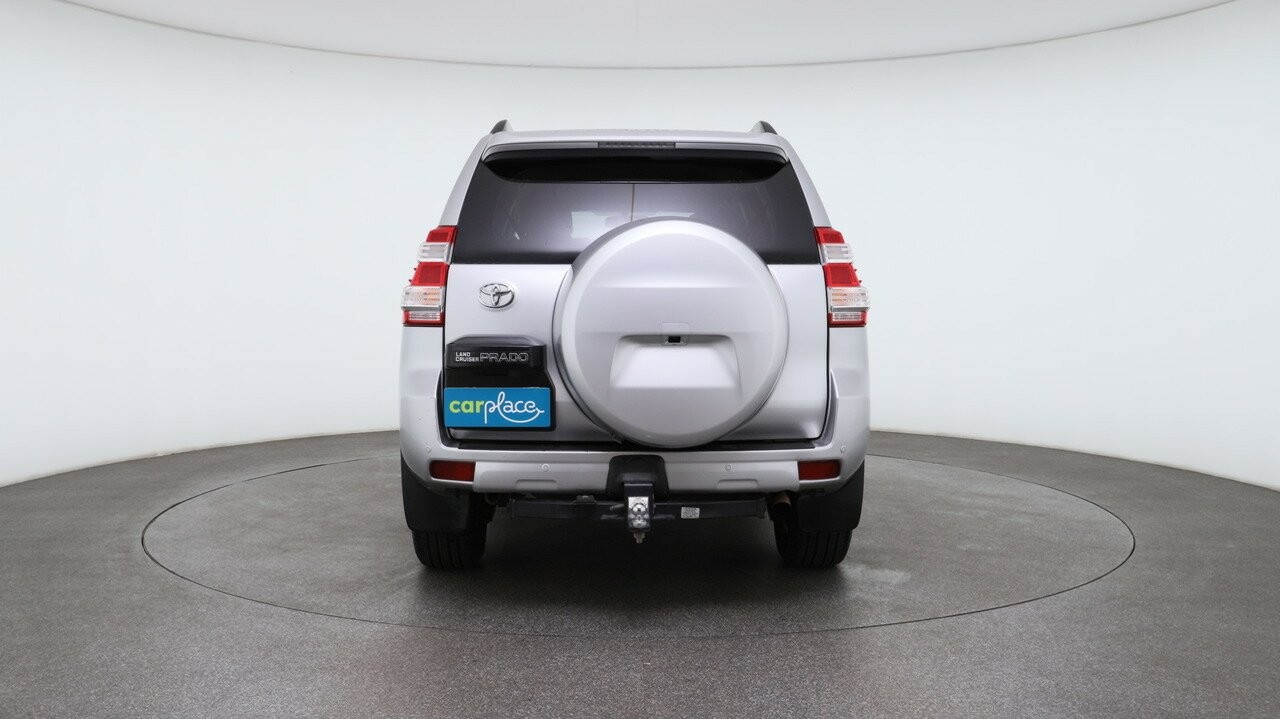 Toyota Landcruiser Prado image 2