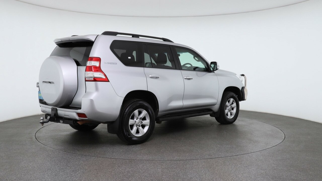 Toyota Landcruiser Prado image 3
