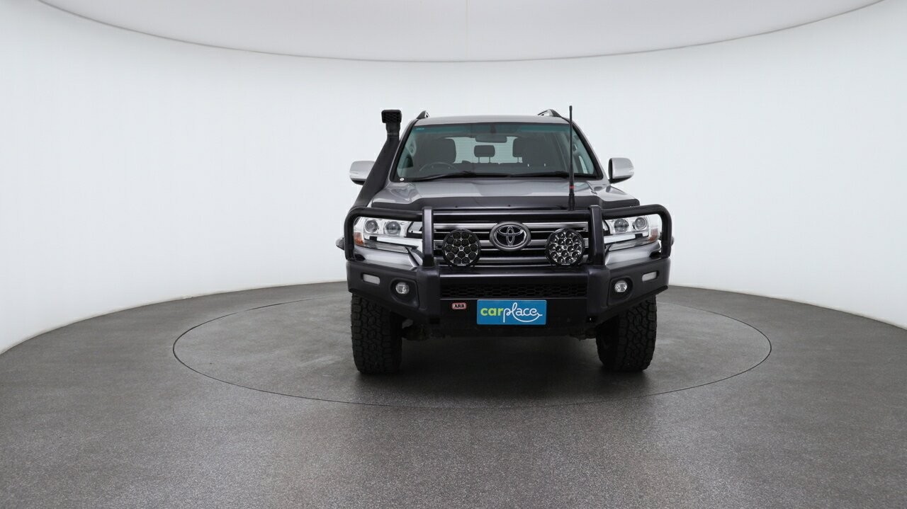 Toyota Landcruiser image 2