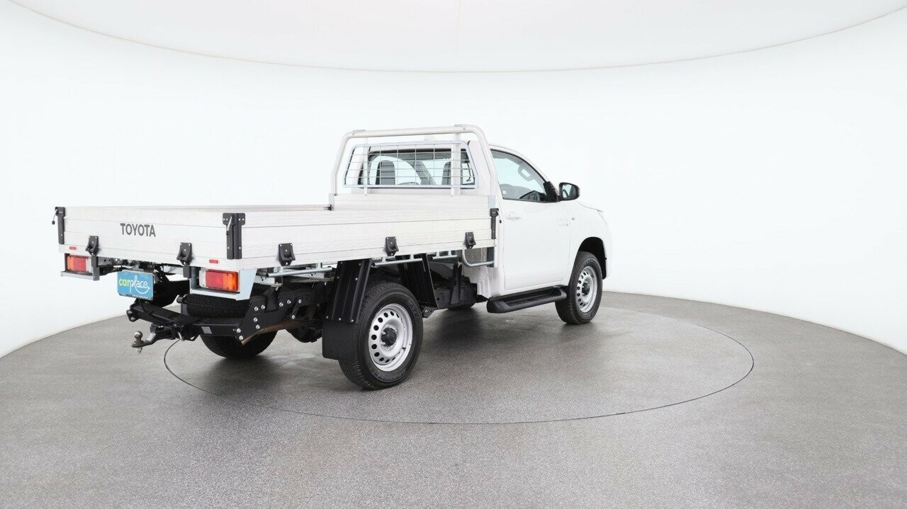 Toyota Hilux image 4