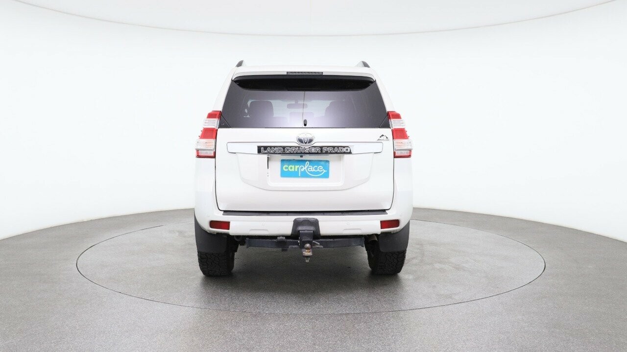 Toyota Landcruiser Prado image 2