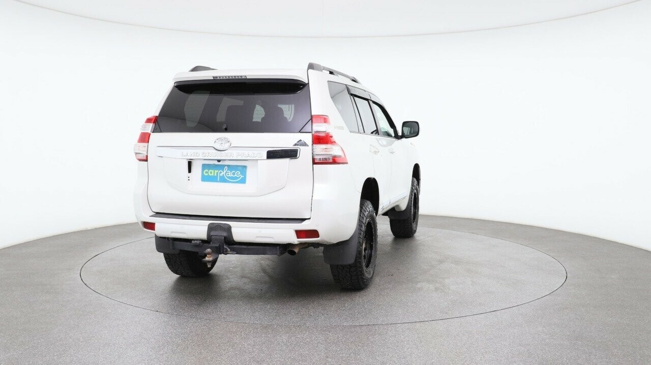 Toyota Landcruiser Prado image 3