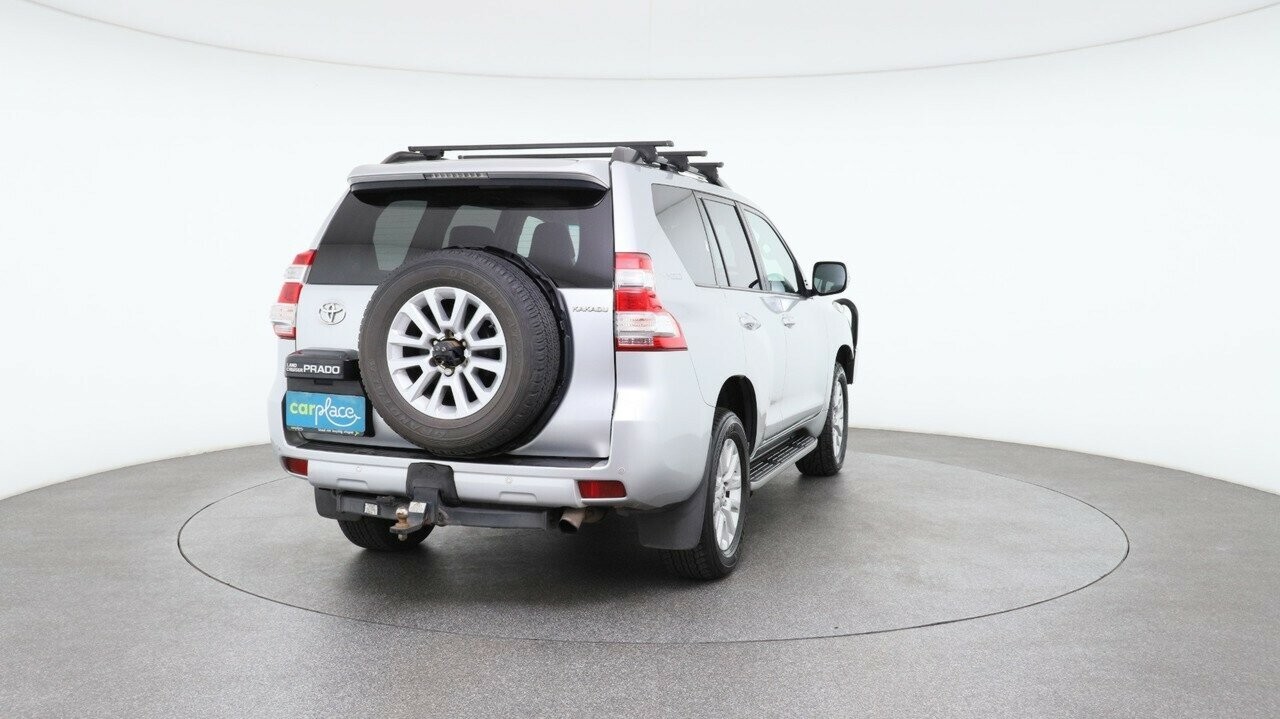 Toyota Landcruiser Prado image 3