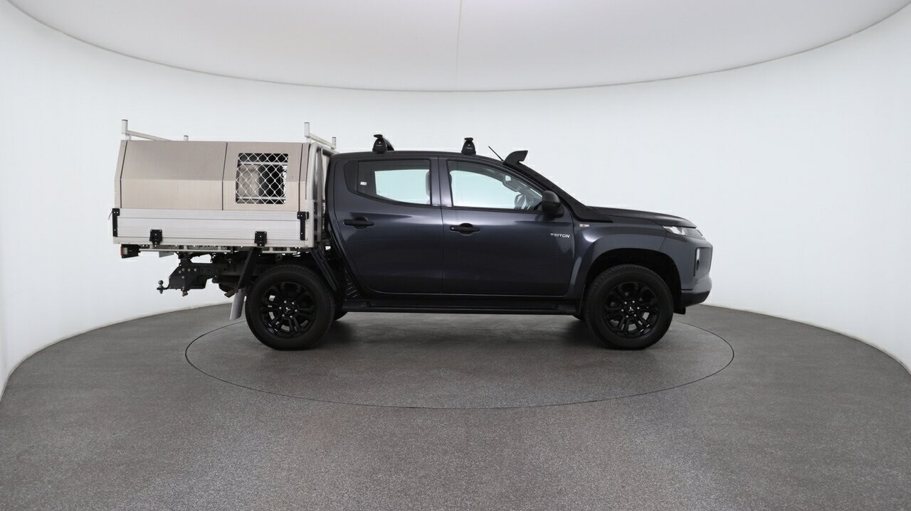 Mitsubishi Triton image 3