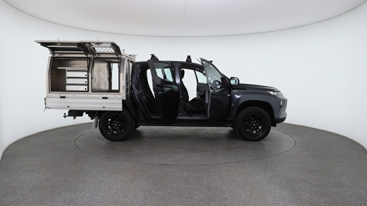Mitsubishi Triton image 4