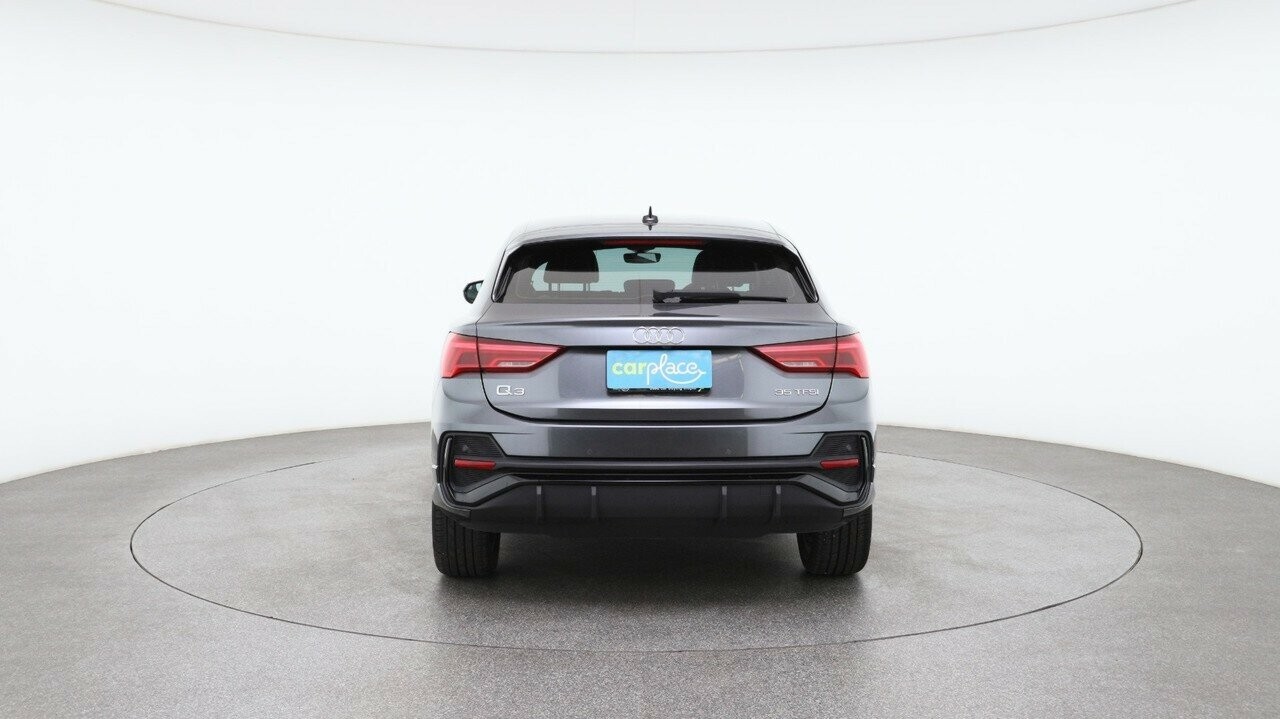 Audi Q3 image 2