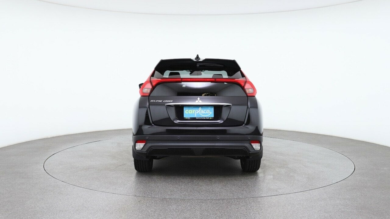 Mitsubishi Eclipse Cross image 2