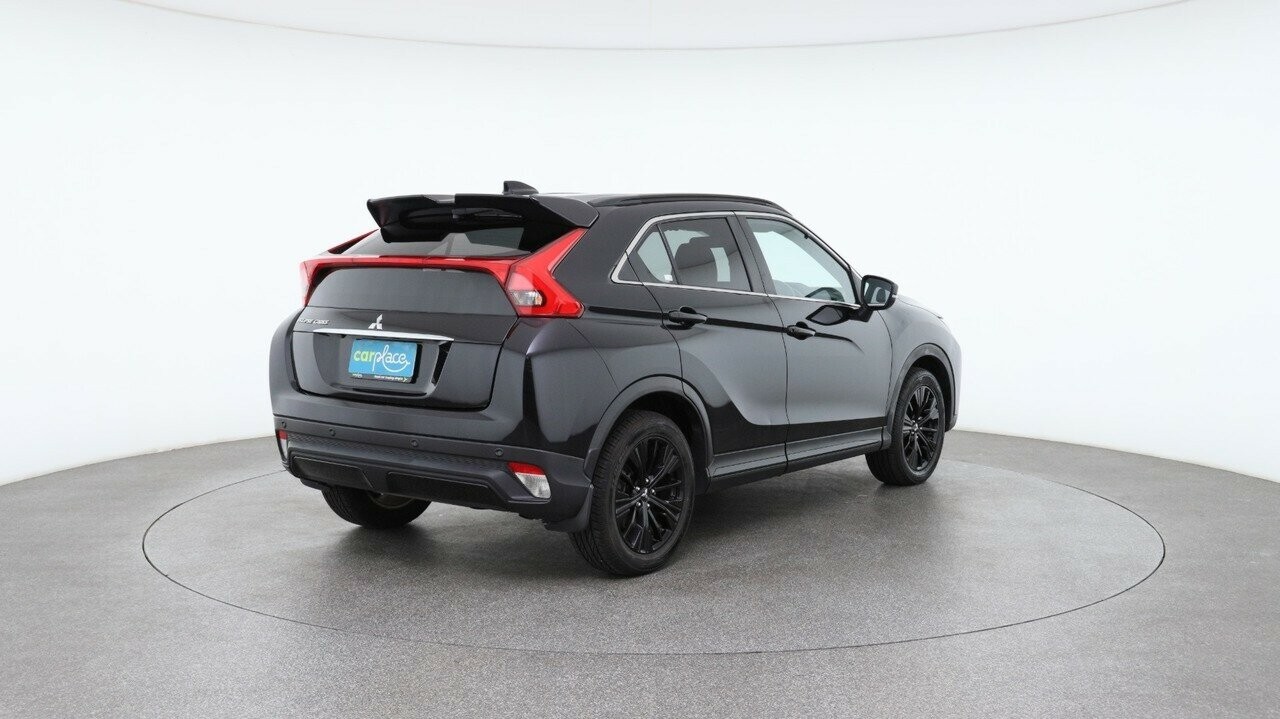 Mitsubishi Eclipse Cross image 4
