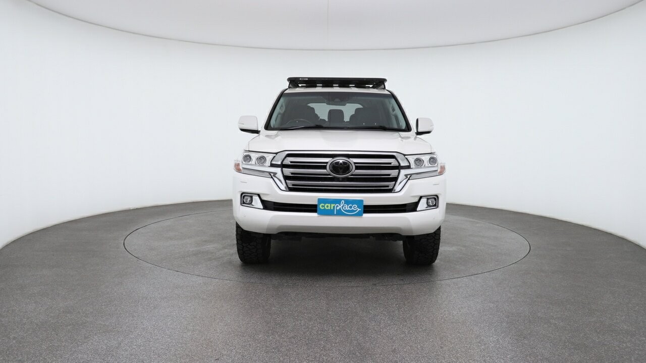 Toyota Landcruiser image 2