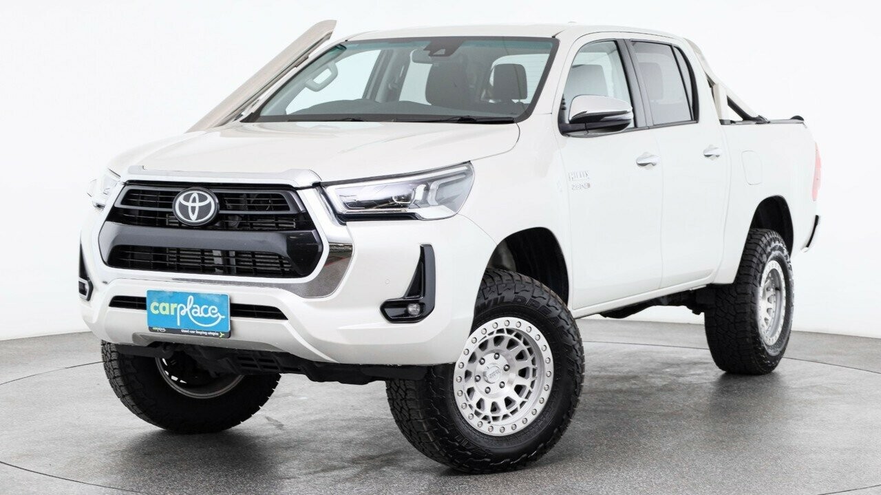 Toyota Hilux image 1
