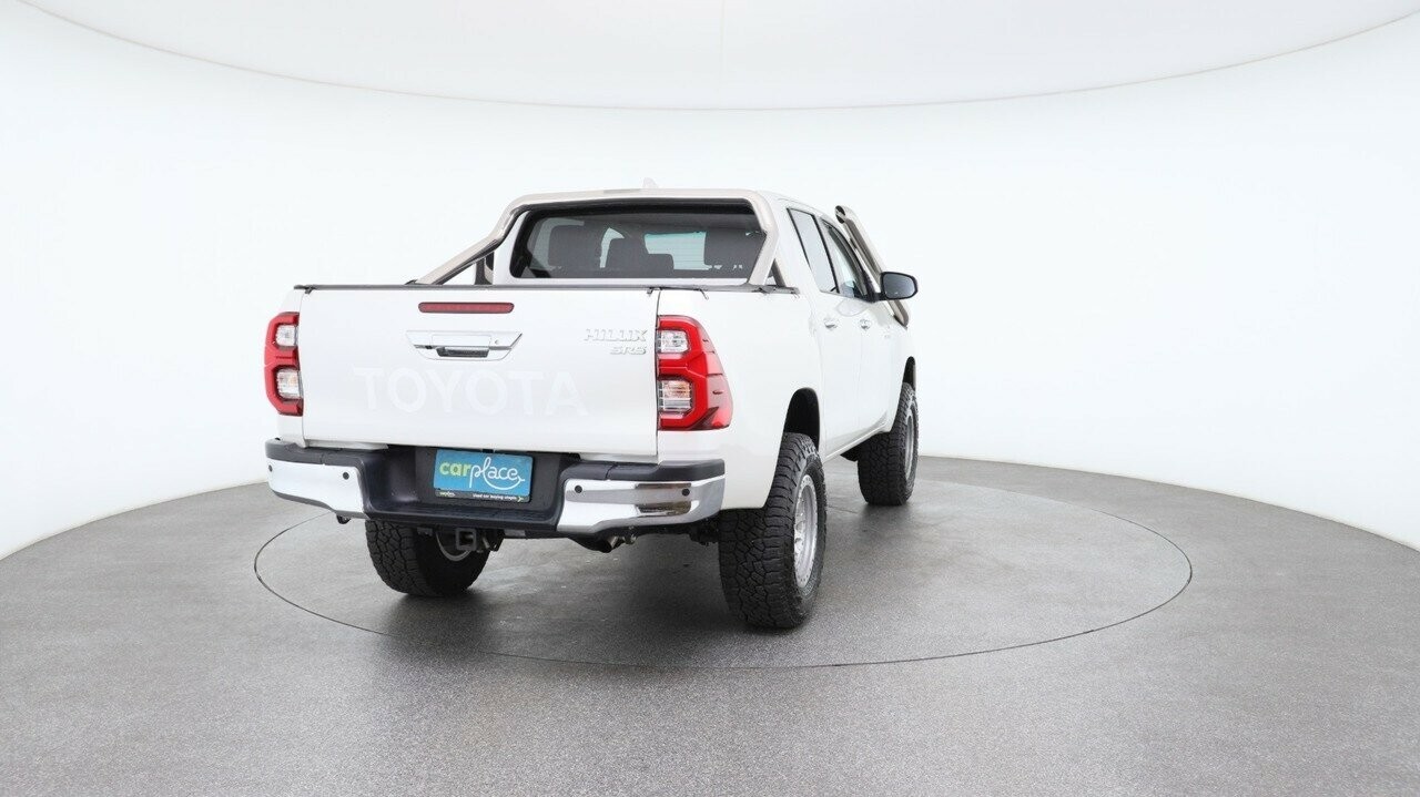 Toyota Hilux image 3