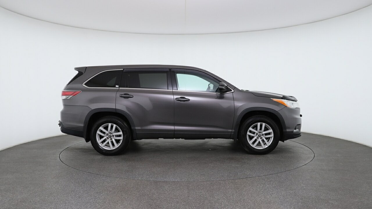 Toyota Kluger image 3