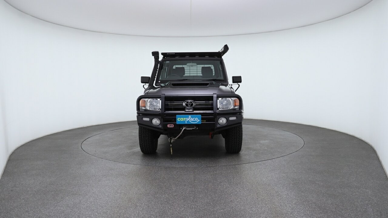 Toyota Landcruiser image 2