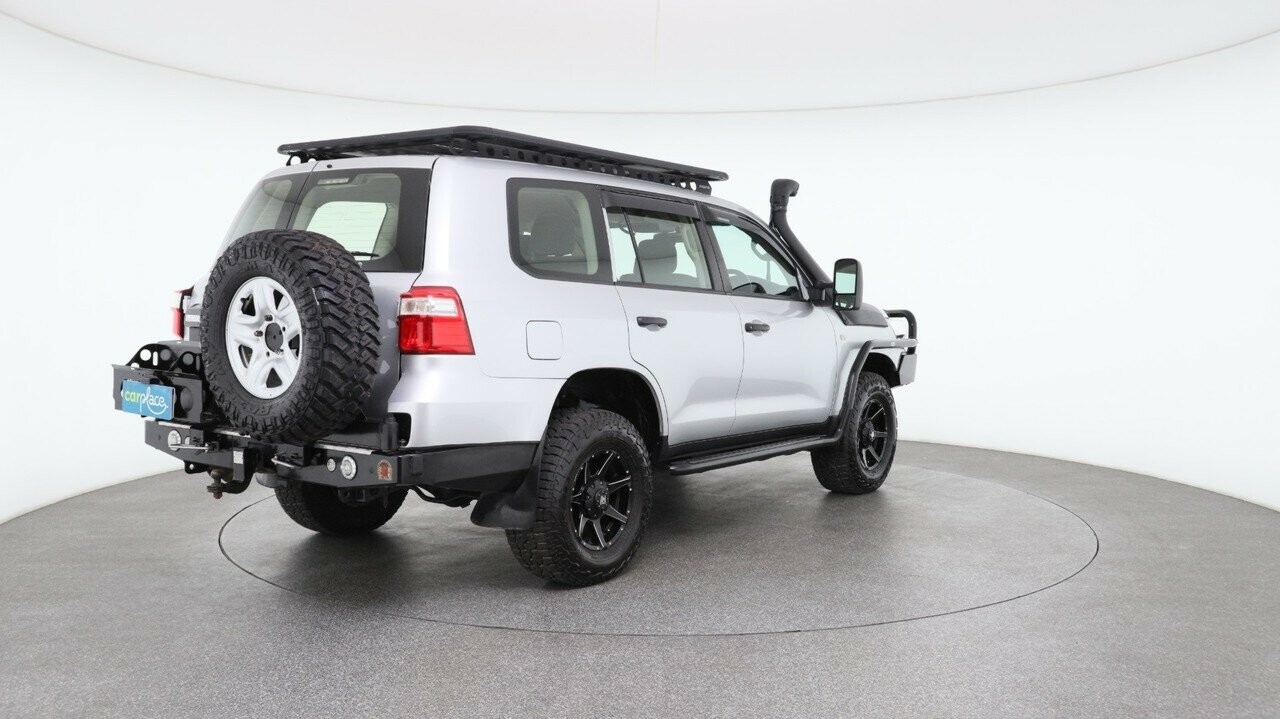 Toyota Landcruiser image 4