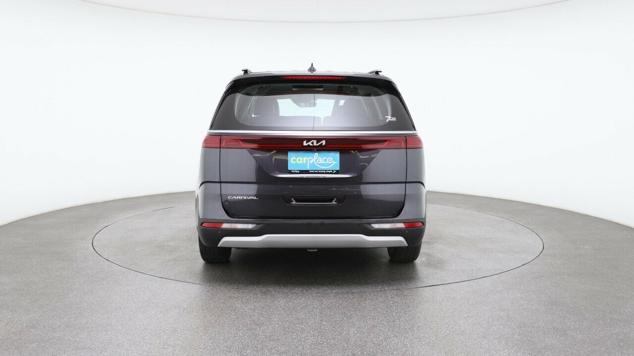 Kia Carnival image 2
