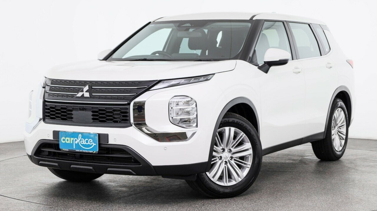 Mitsubishi Outlander image 1