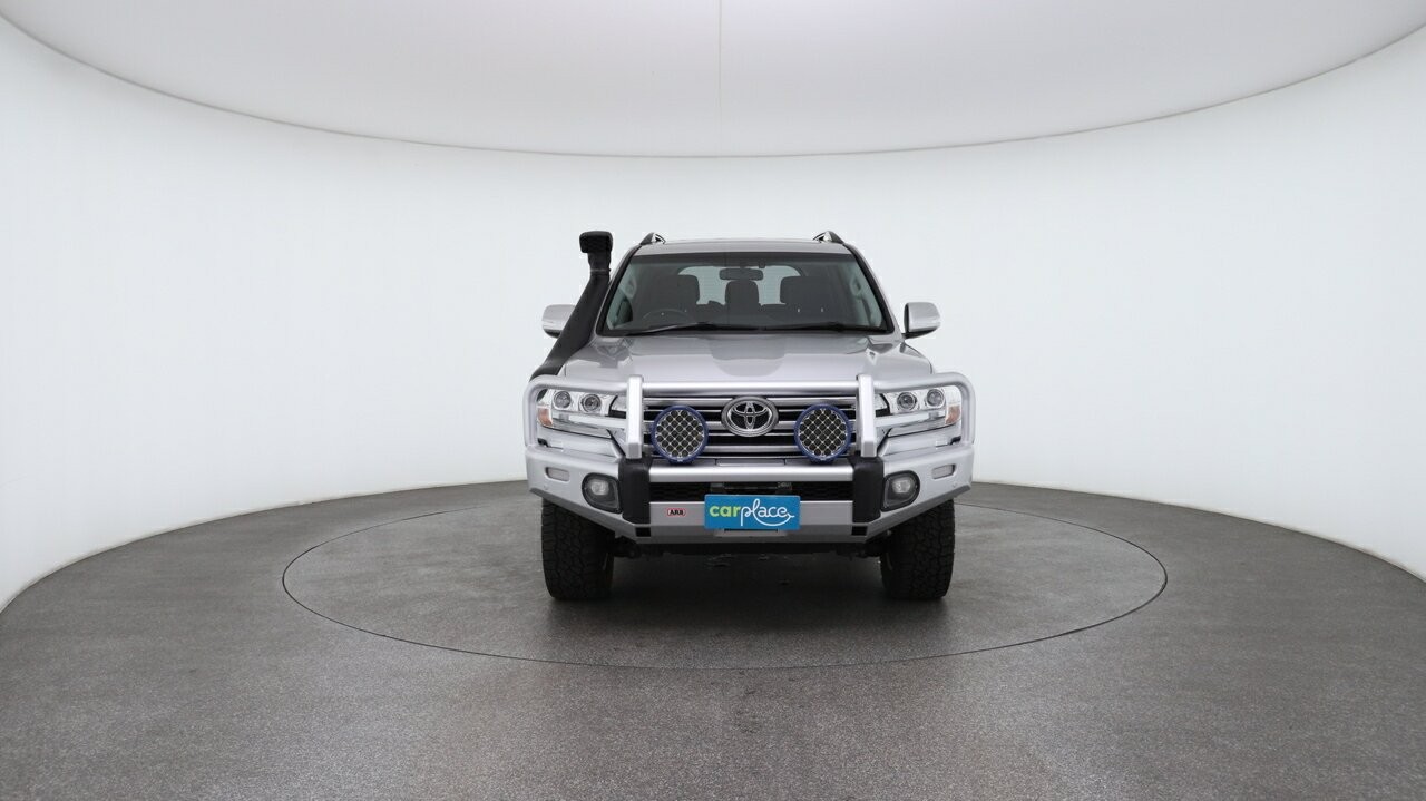 Toyota Landcruiser image 3