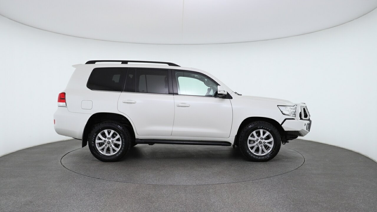 Toyota Landcruiser image 3