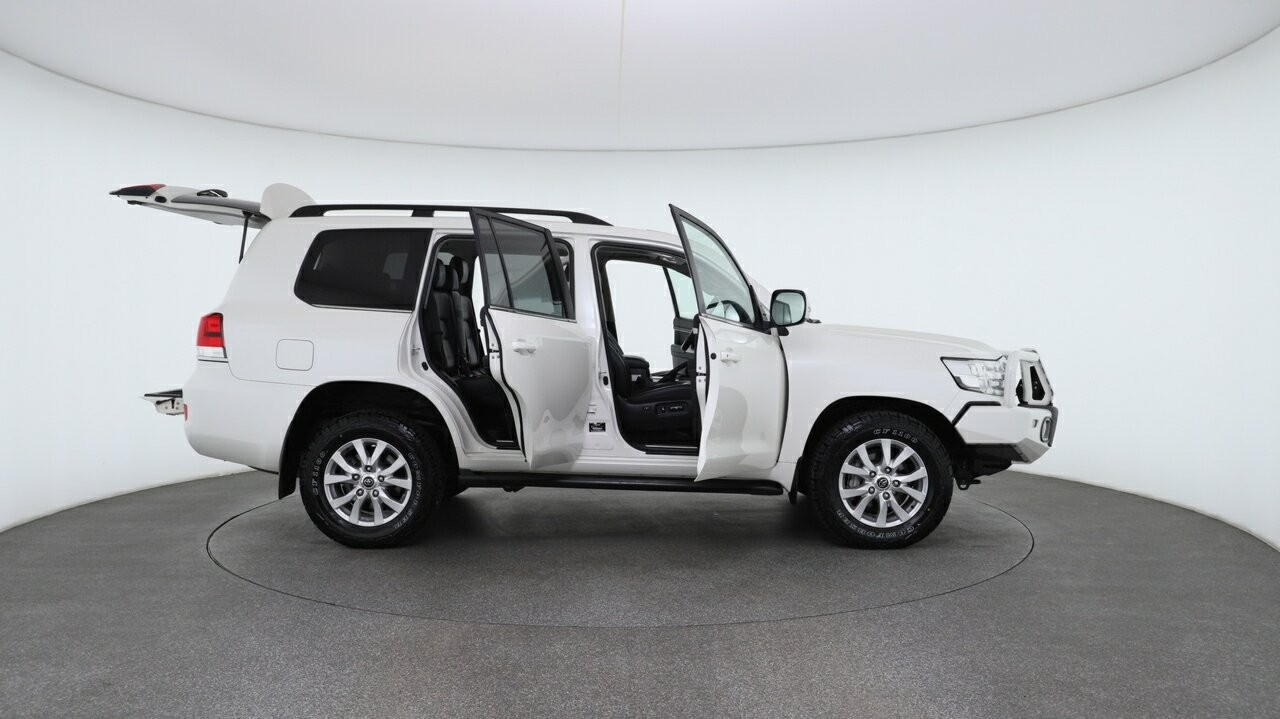 Toyota Landcruiser image 4