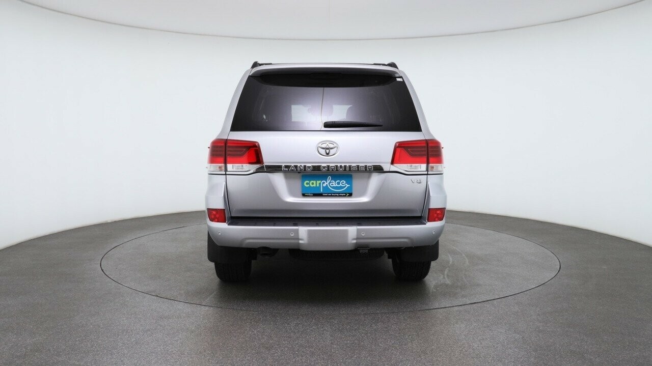 Toyota Landcruiser image 2