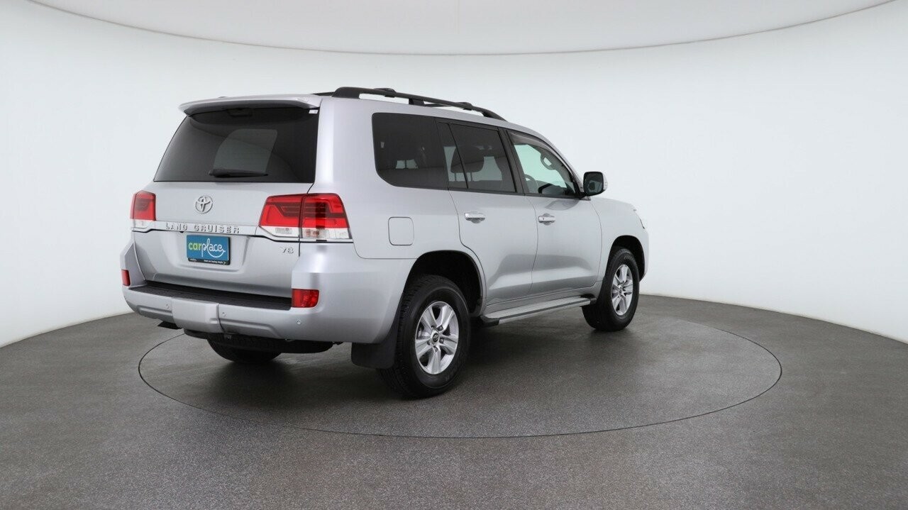 Toyota Landcruiser image 4